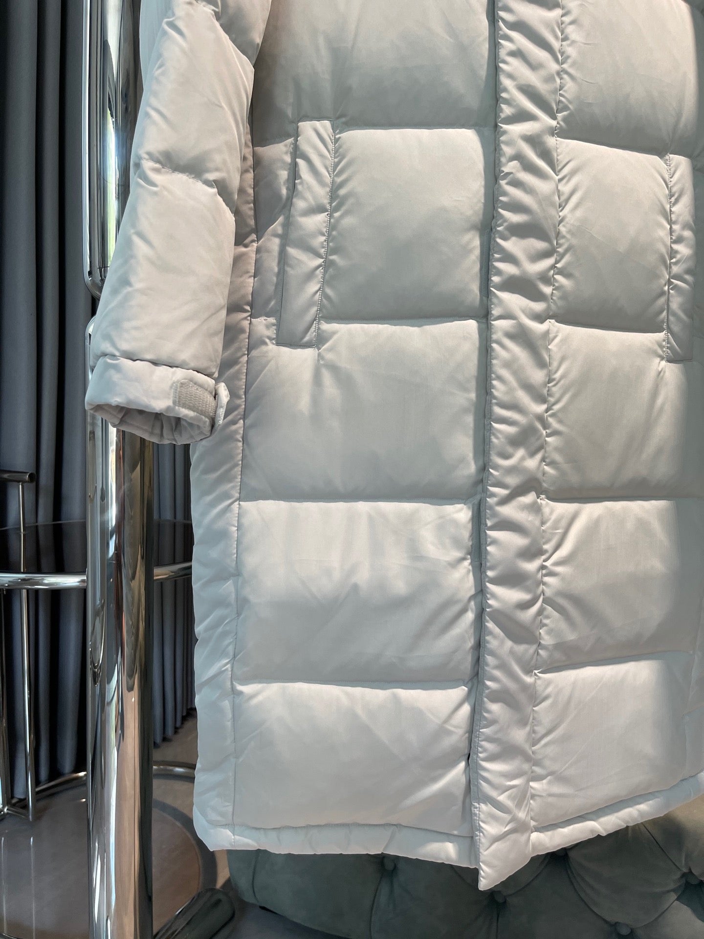 Chaquetas marrones y blancas