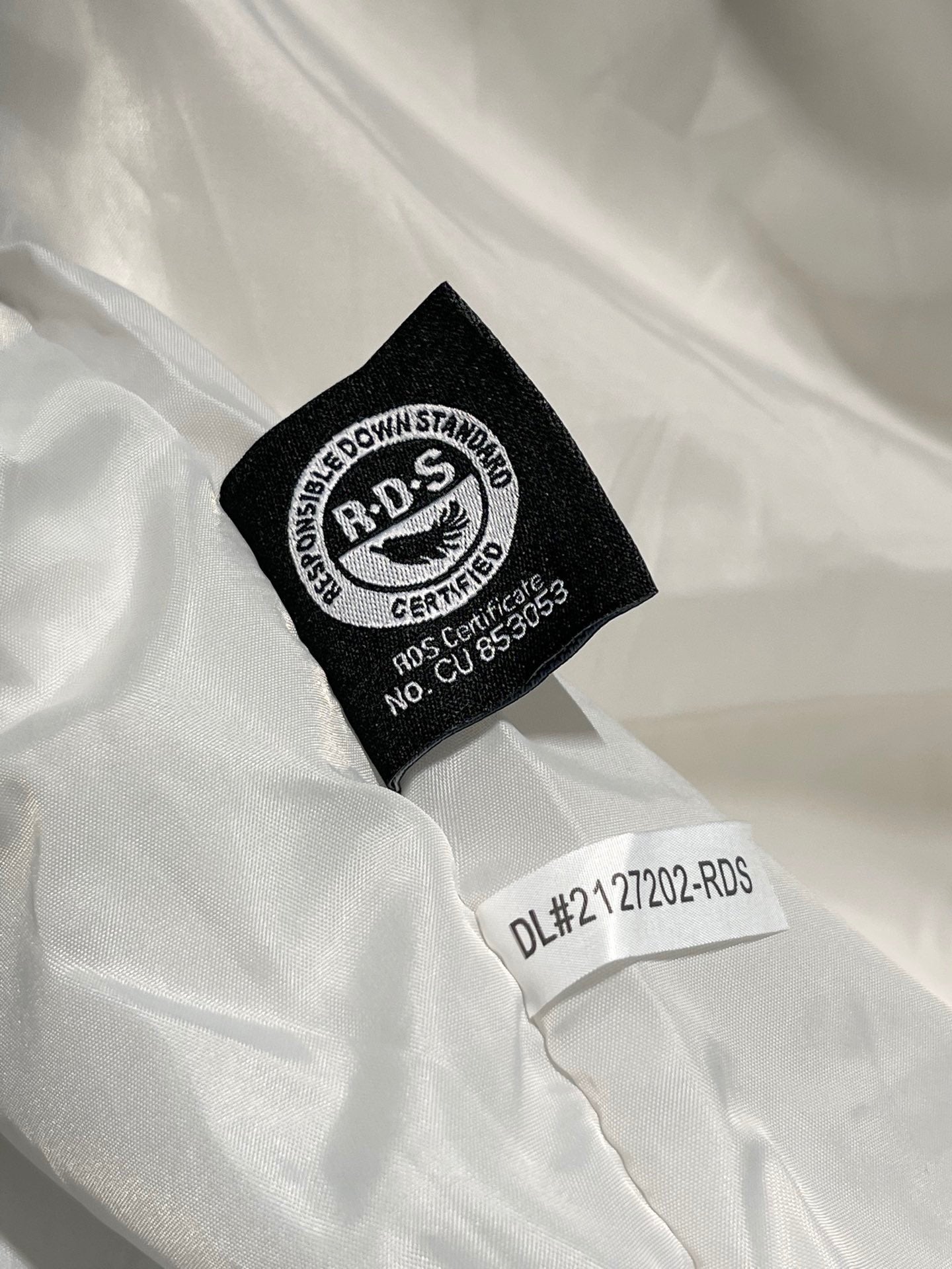 Chaquetas marrones y blancas